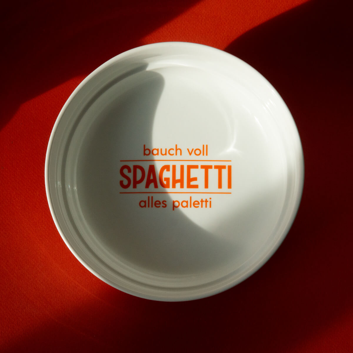 "Bauch voll Spaghetti, alles paletti" Teller – studio ciao